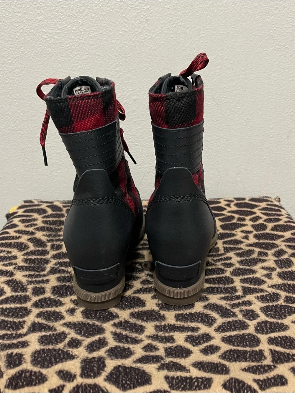 Sorel Lexie Buffalo Plaid Hidden Ankle Boots Lace Up Black Girls Size 37/5